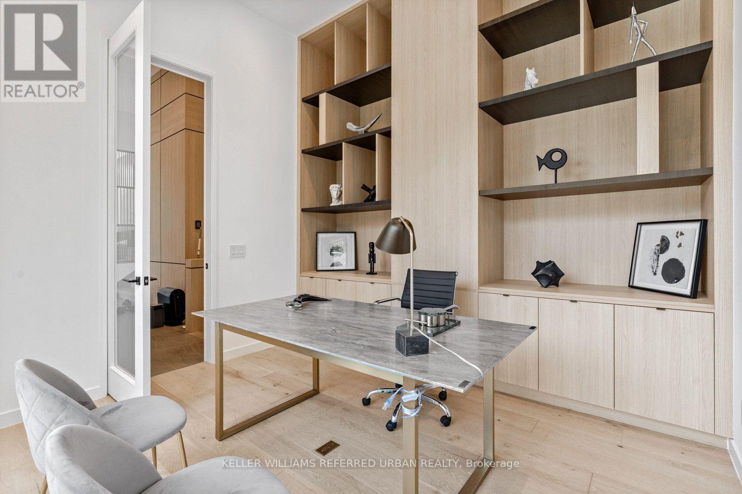 27 Berkinshaw Crescent, Toronto, ON - Indoor Photo Showing Office