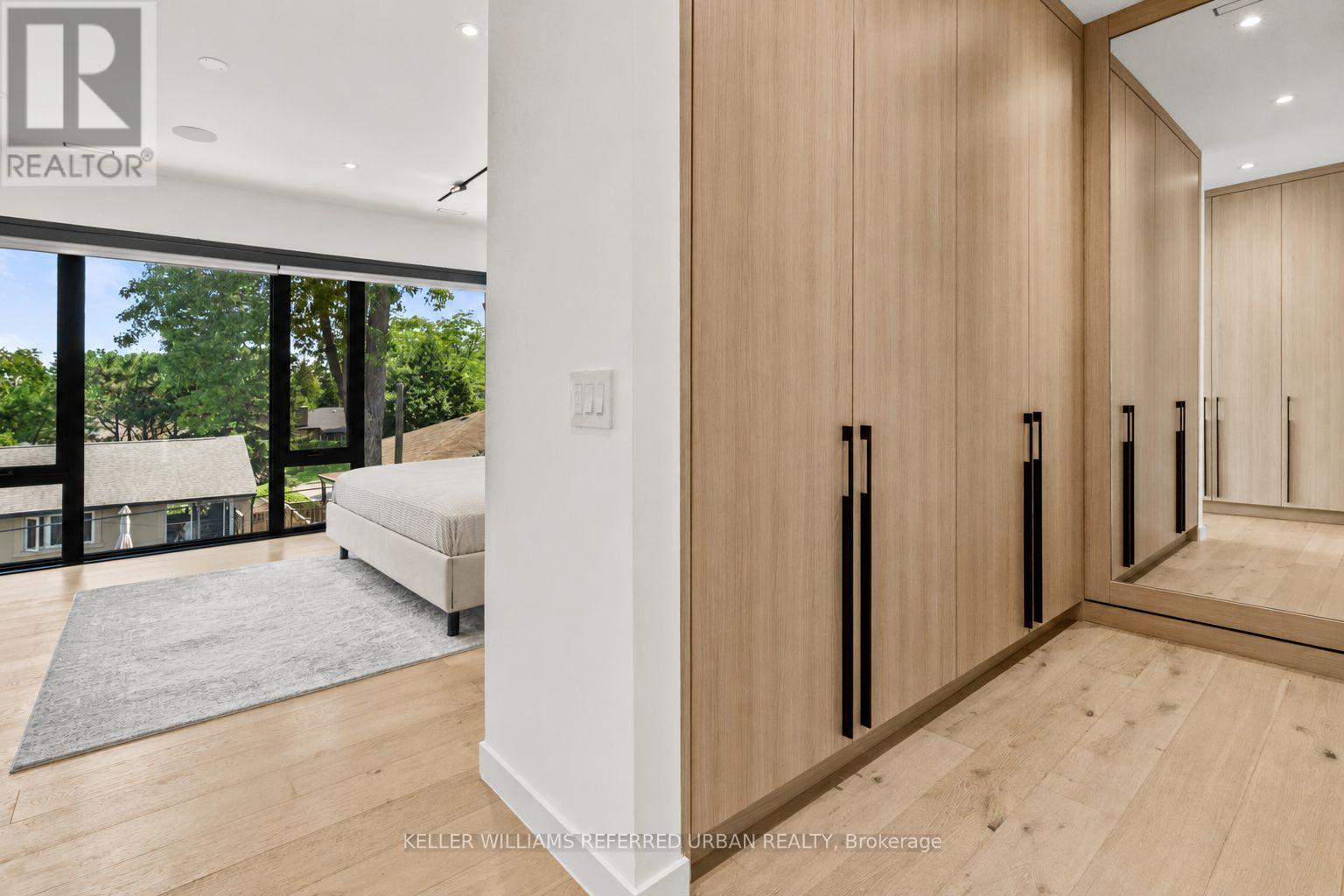 27 Berkinshaw Crescent, Toronto, ON - Indoor Photo Showing Other Room