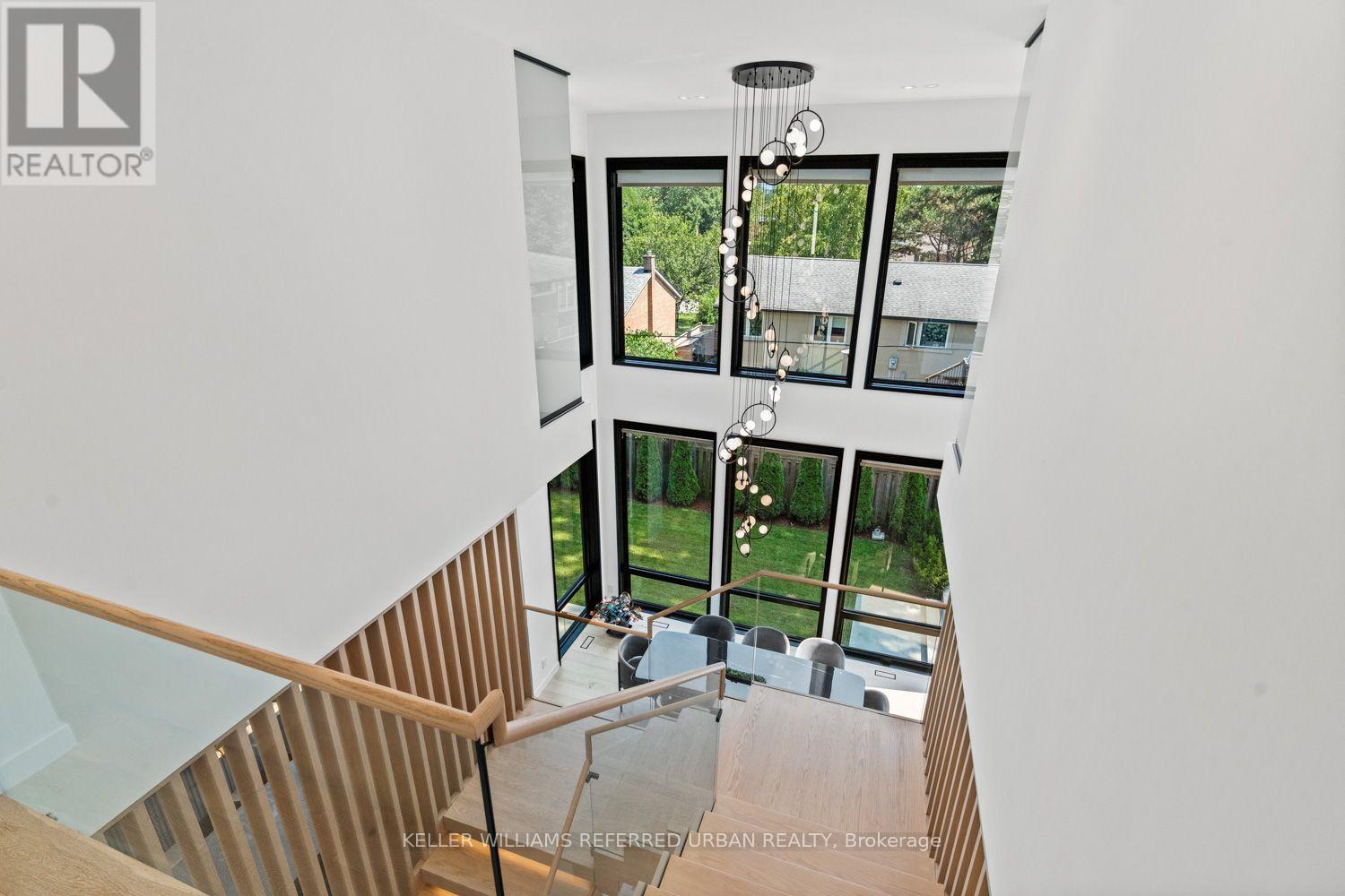 27 Berkinshaw Crescent, Toronto, ON - Indoor Photo Showing Other Room