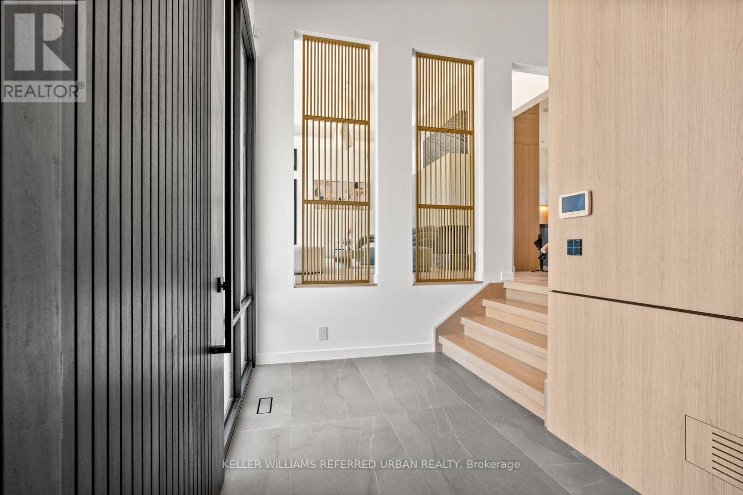 27 Berkinshaw Crescent, Toronto, ON - Indoor Photo Showing Other Room