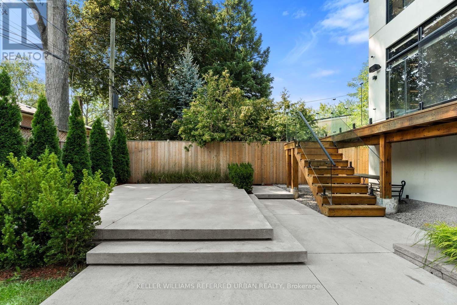27 Berkinshaw Crescent, Toronto, ON - Outdoor