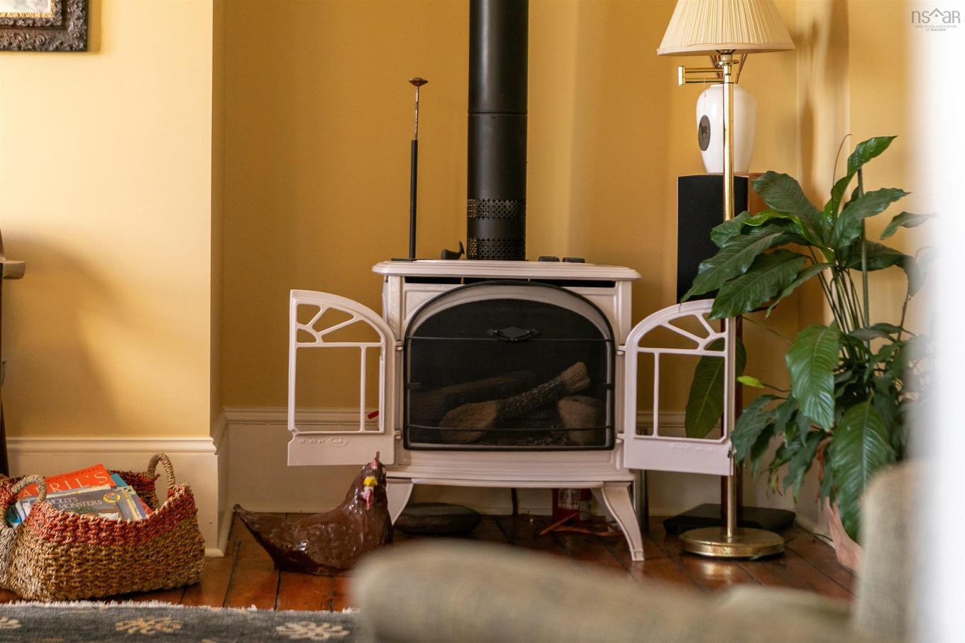33 Cuisack Street, Dartmouth, NS - Indoor With Fireplace