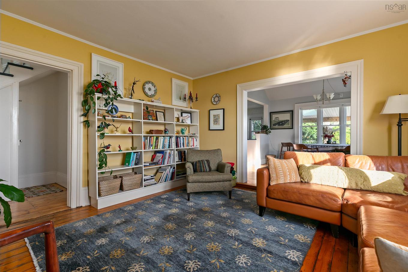 33 Cuisack Street, Dartmouth, NS - Indoor Photo Showing Living Room