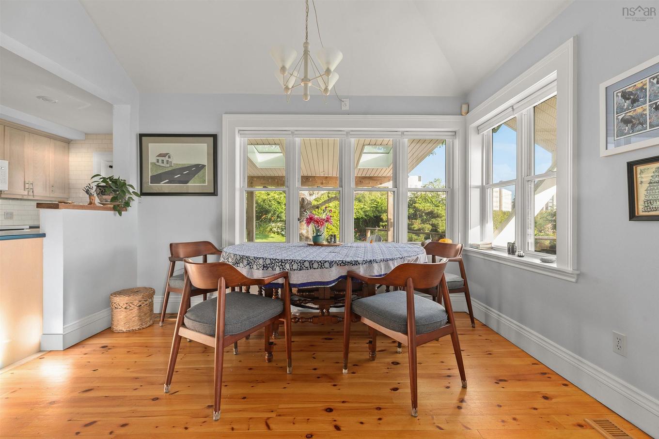 33 Cuisack Street, Dartmouth, NS - Indoor Photo Showing Dining Room