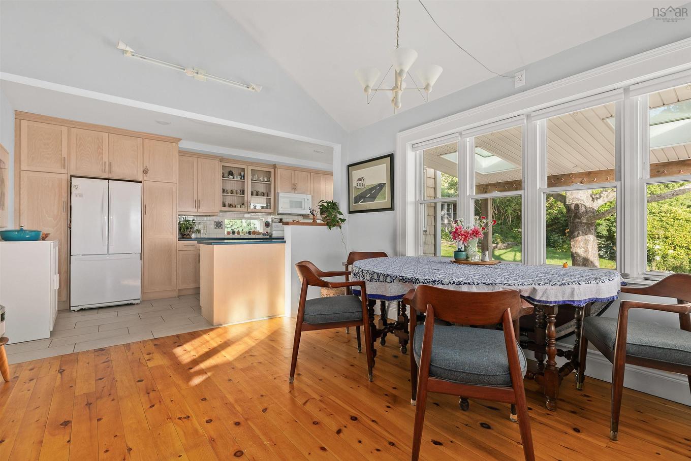33 Cuisack Street, Dartmouth, NS - Indoor