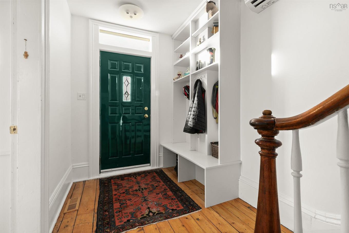33 Cuisack Street, Dartmouth, NS - Indoor