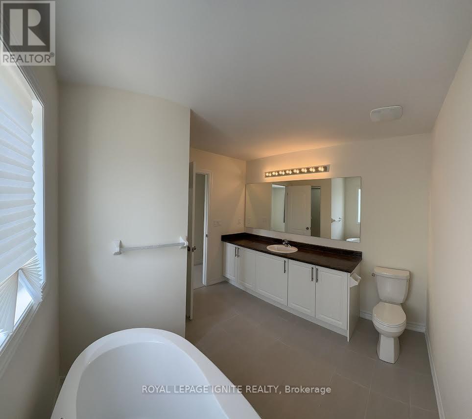 25 Jack Potts Way, Clarington, ON - Indoor Photo Showing Bathroom