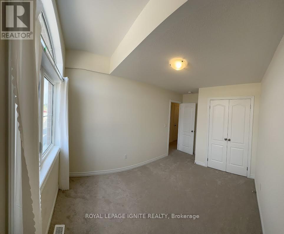 25 Jack Potts Way, Clarington, ON - Indoor Photo Showing Other Room