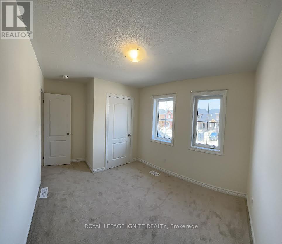 25 Jack Potts Way, Clarington, ON - Indoor Photo Showing Other Room