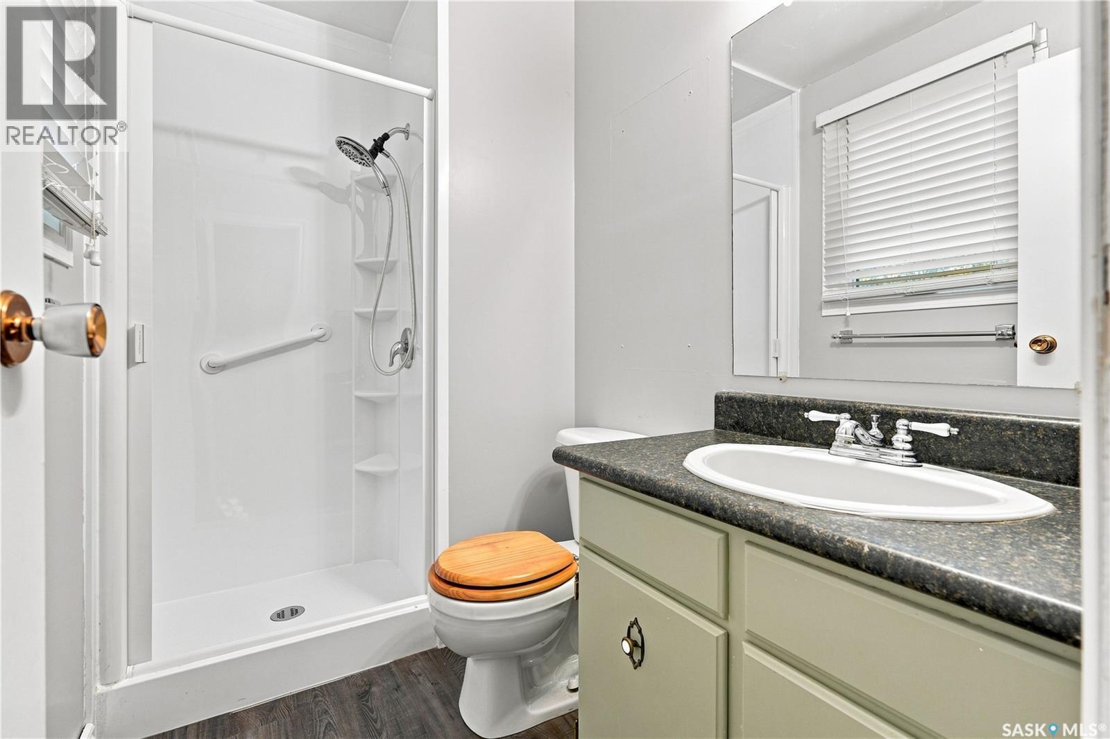 541 Guelph Crescent, Saskatoon, SK - Indoor Photo Showing Bathroom