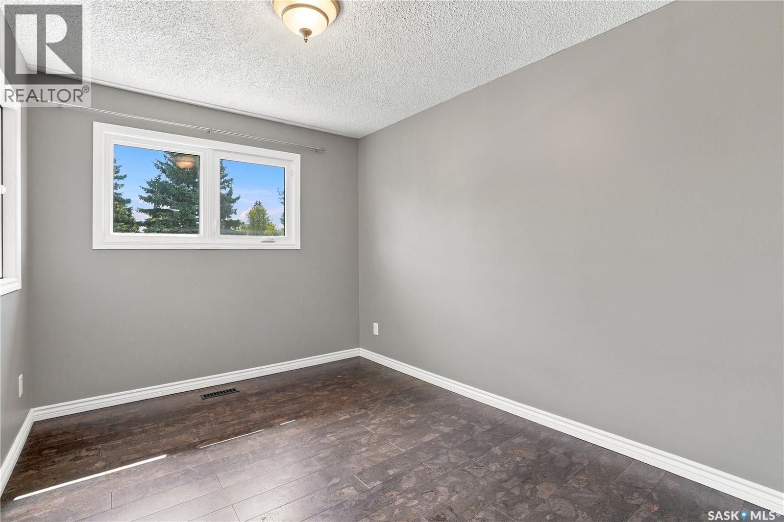 541 Guelph Crescent, Saskatoon, SK - Indoor Photo Showing Other Room