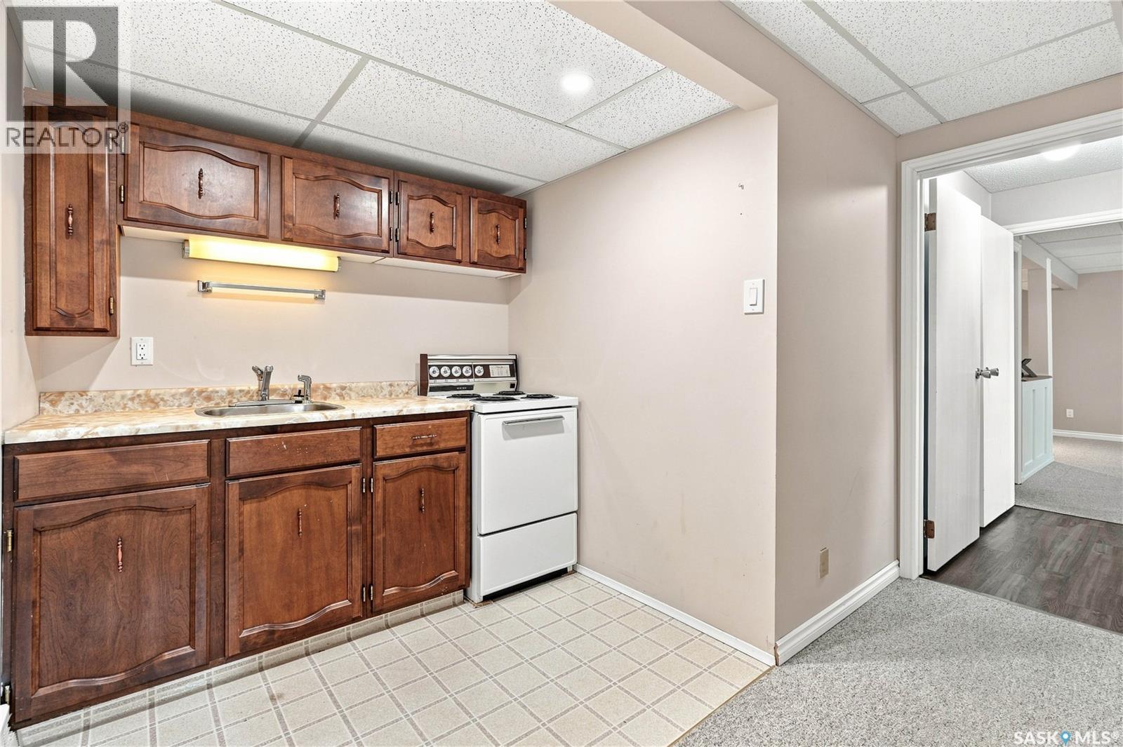 541 Guelph Crescent, Saskatoon, SK - Indoor