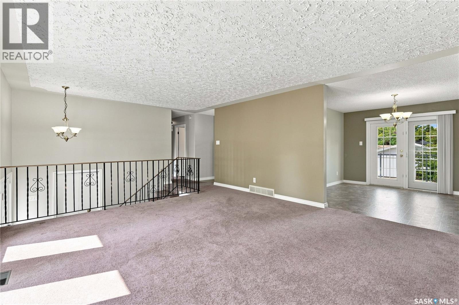 541 Guelph Crescent, Saskatoon, SK - Indoor Photo Showing Other Room