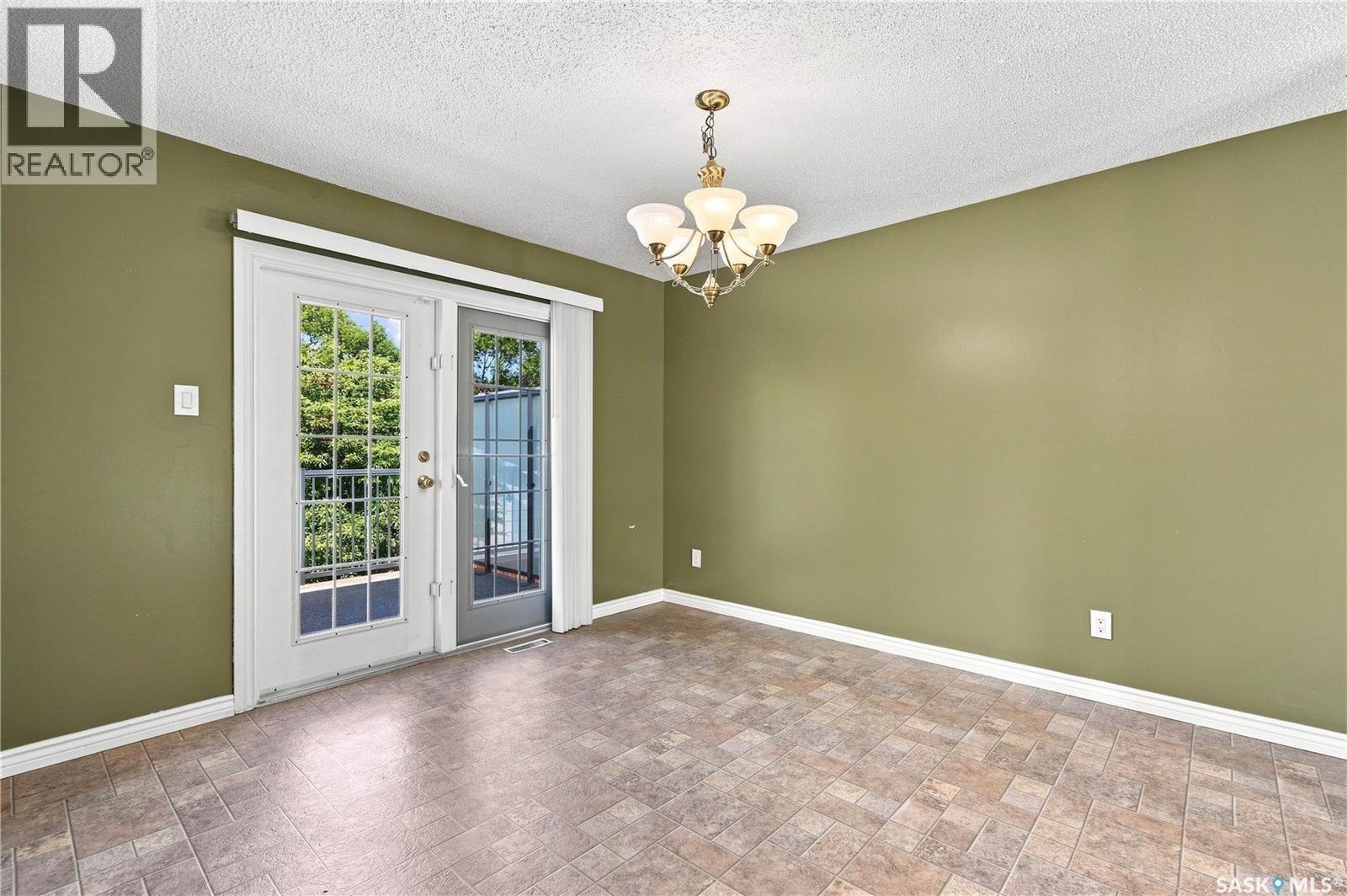 541 Guelph Crescent, Saskatoon, SK - Indoor Photo Showing Other Room