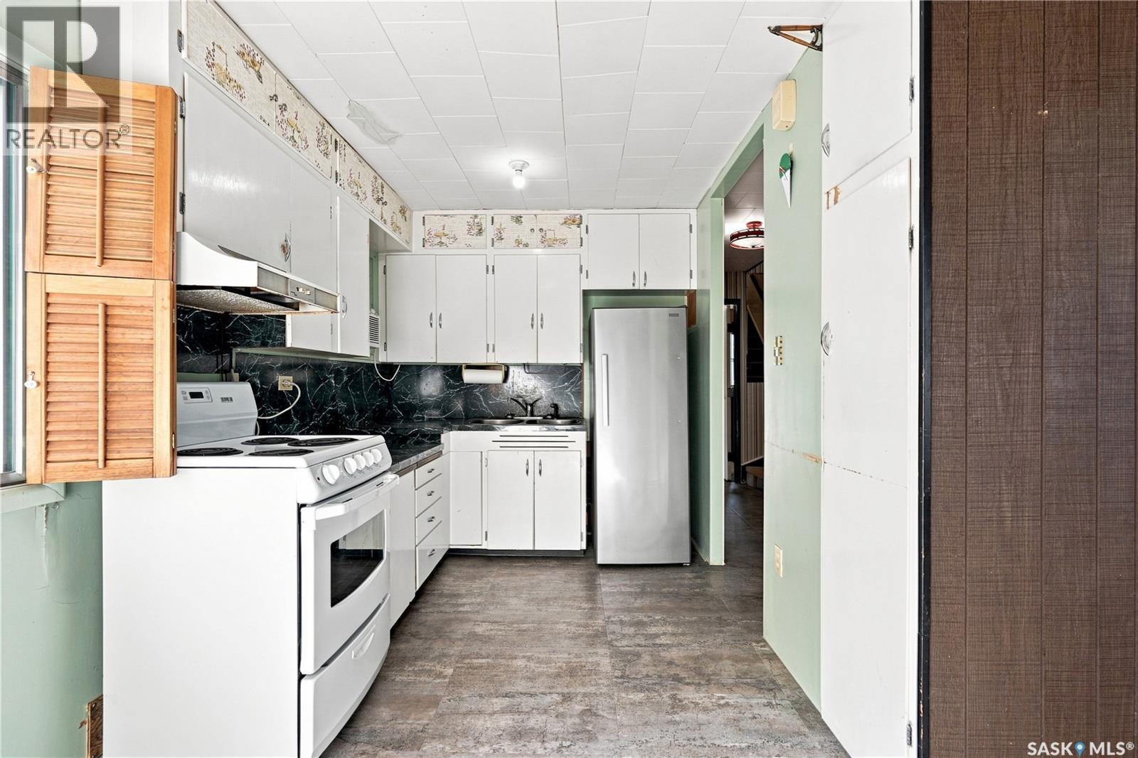125 111Th Street W, Saskatoon, SK - Indoor Photo Showing Kitchen