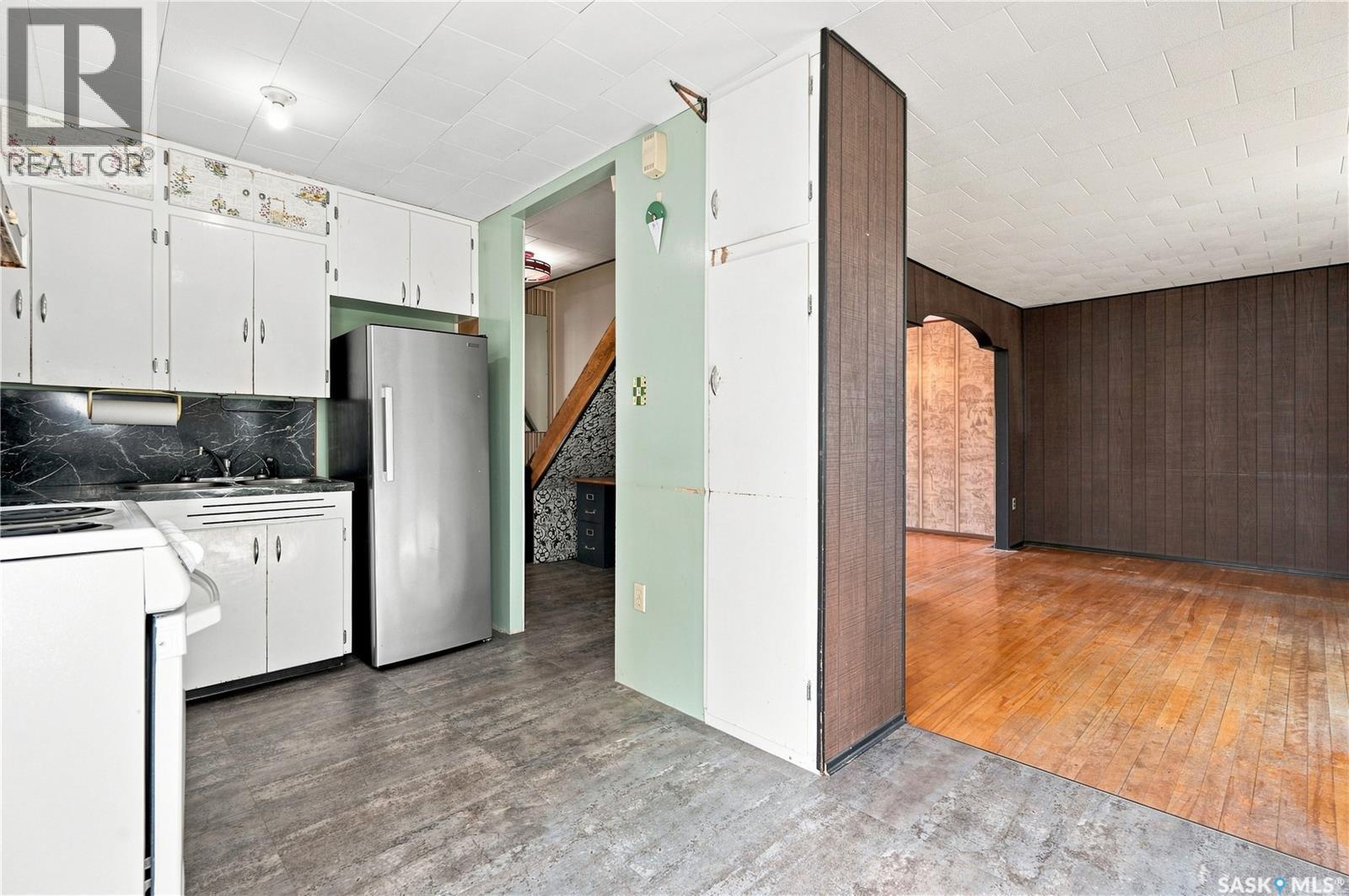 125 111Th Street W, Saskatoon, SK - Indoor Photo Showing Kitchen