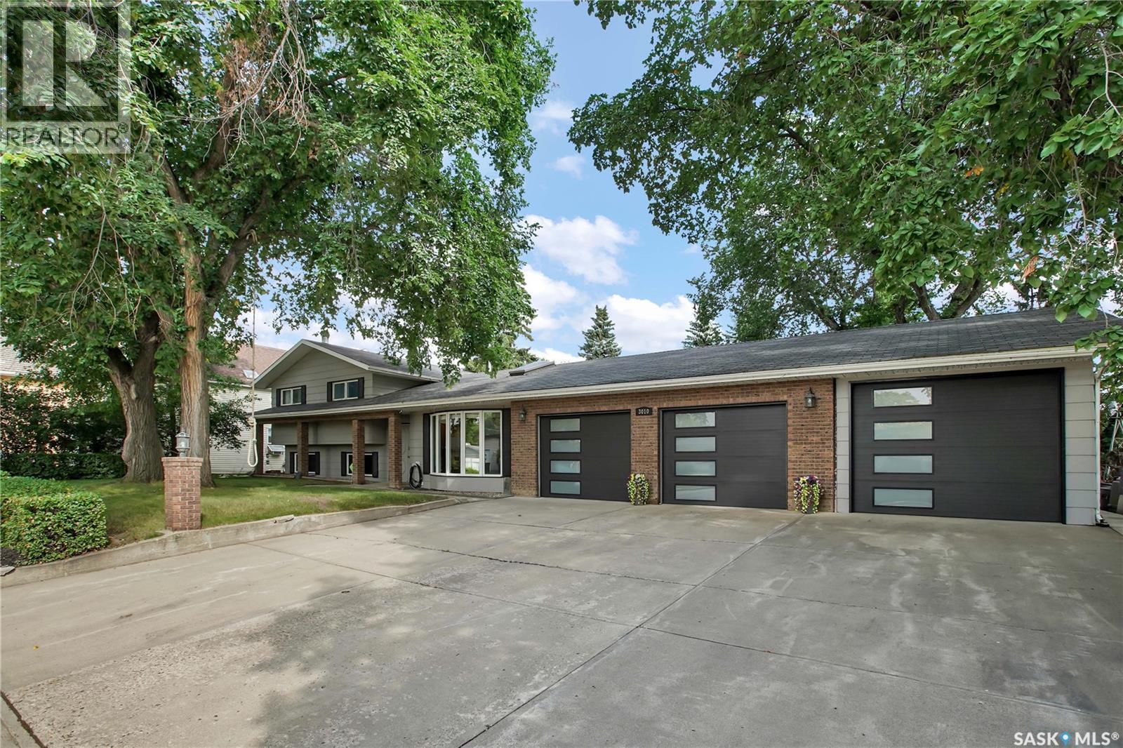 3010 5Th Street, Rosthern, SK - Outdoor