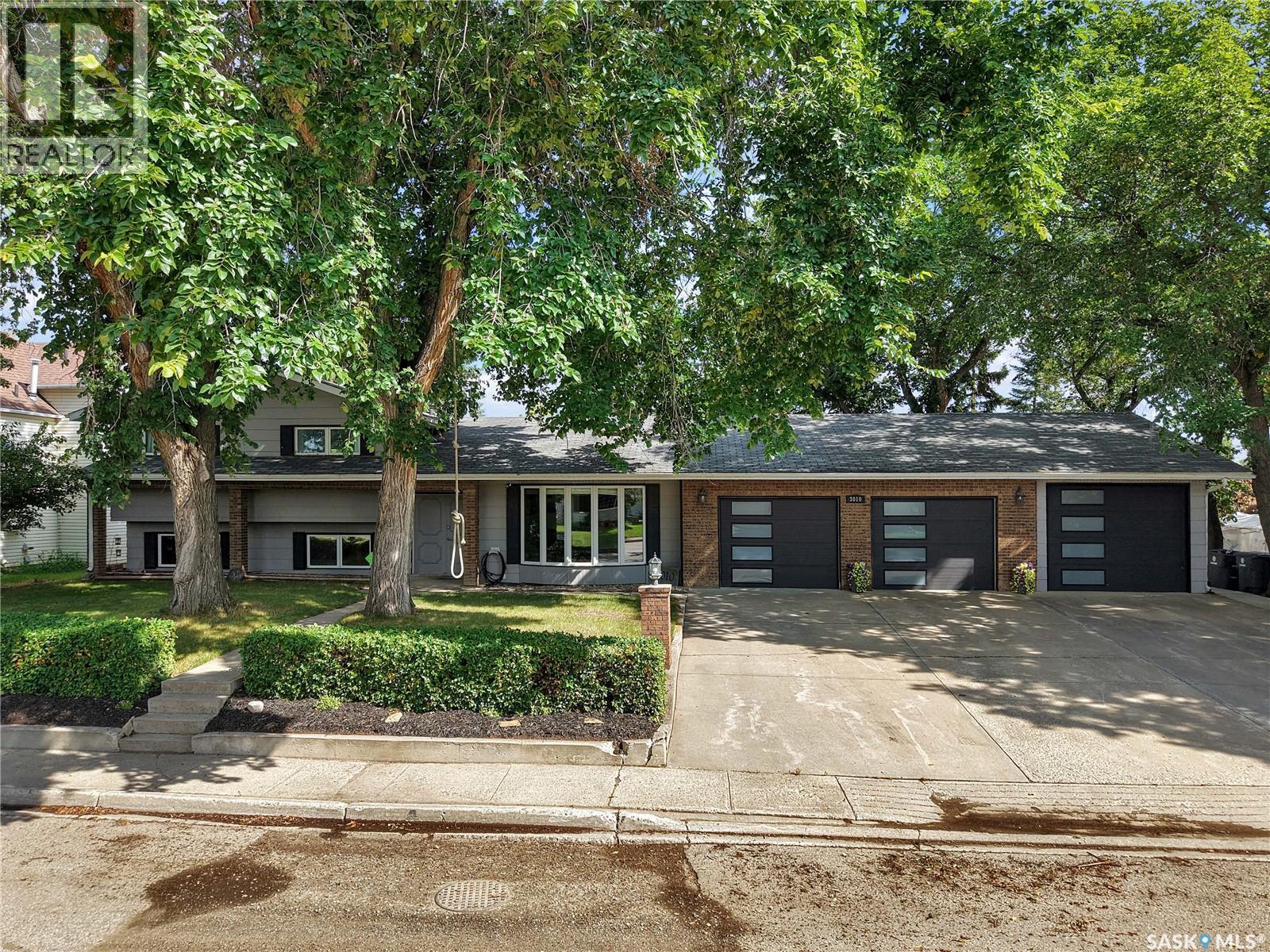 3010 5Th Street, Rosthern, SK - Outdoor