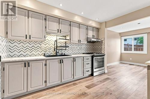 82 St. Andrews Drive, Hamilton, ON - Indoor Photo Showing Kitchen With Upgraded Kitchen
