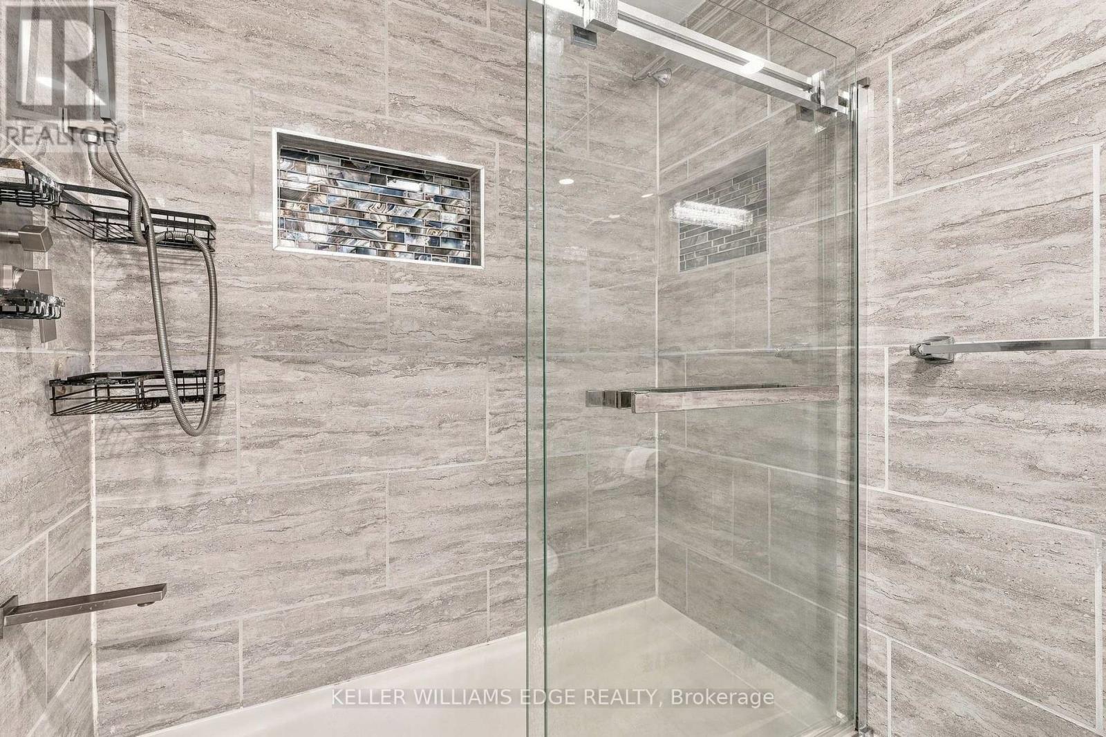 82 St. Andrews Drive, Hamilton, ON - Indoor Photo Showing Bathroom