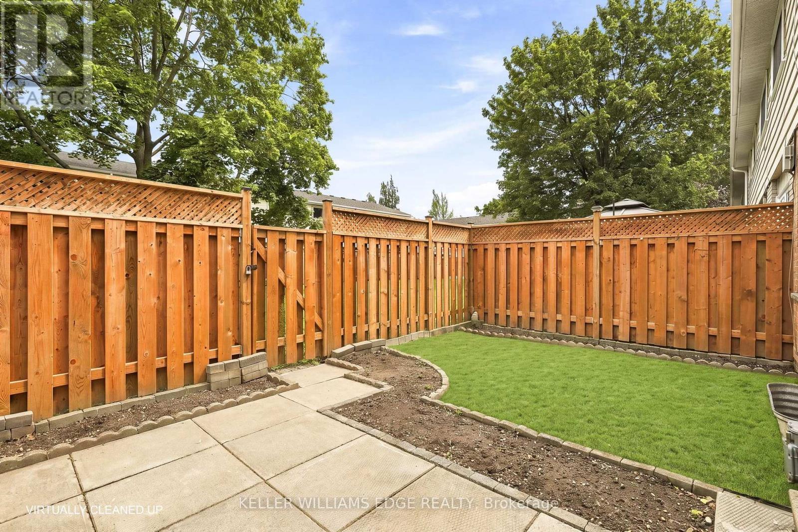 82 St. Andrews Drive, Hamilton, ON - Outdoor