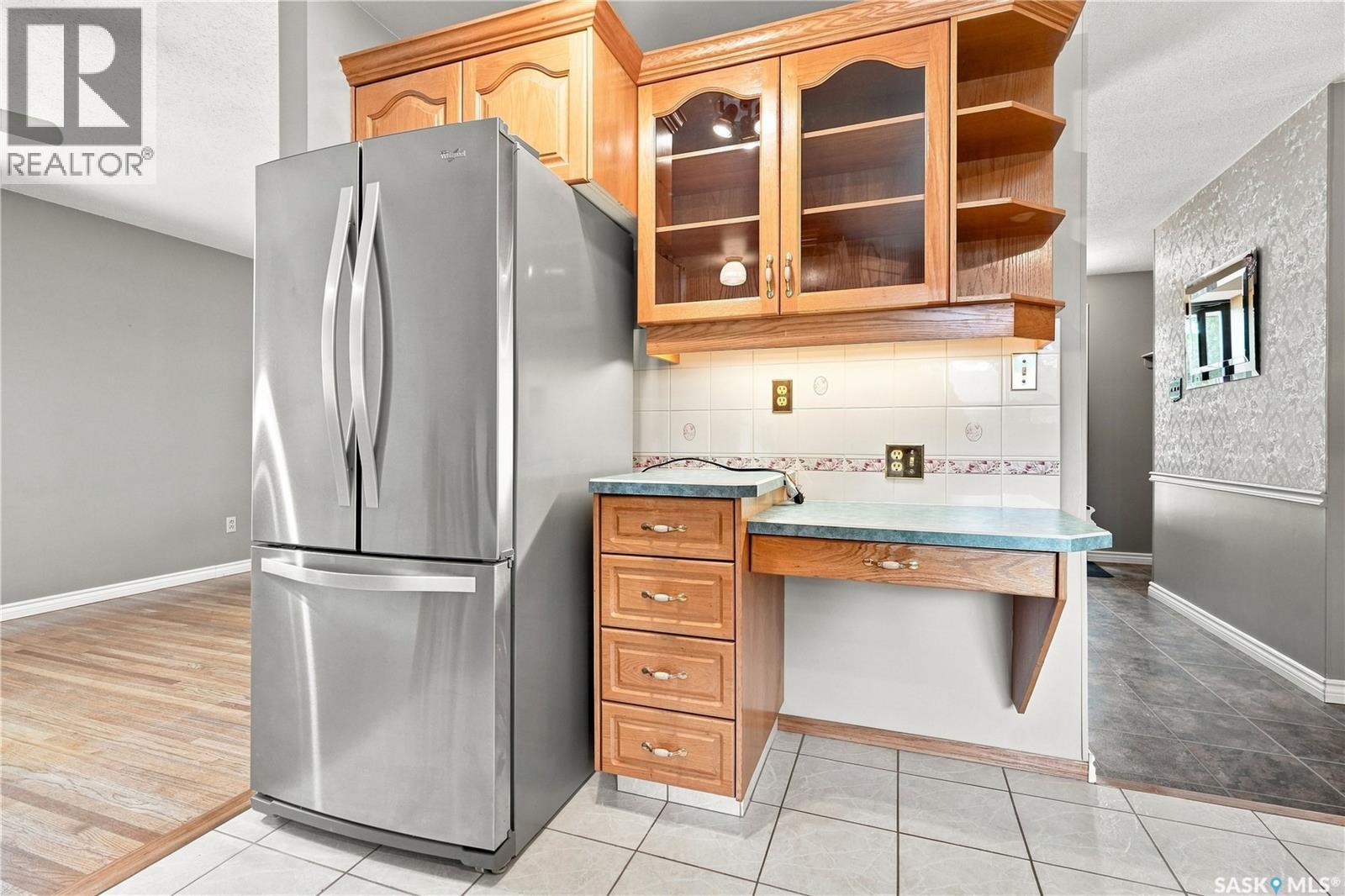 219 Cambridge Avenue, Regina, SK - Indoor Photo Showing Kitchen