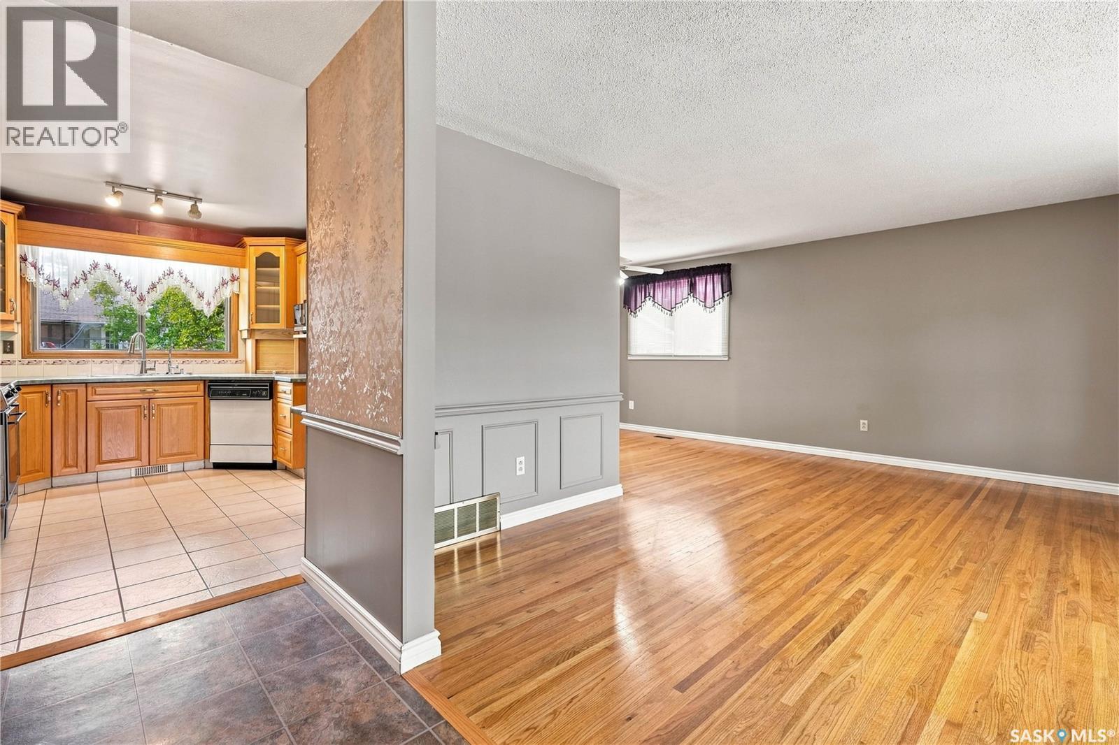 219 Cambridge Avenue, Regina, SK - Indoor Photo Showing Other Room