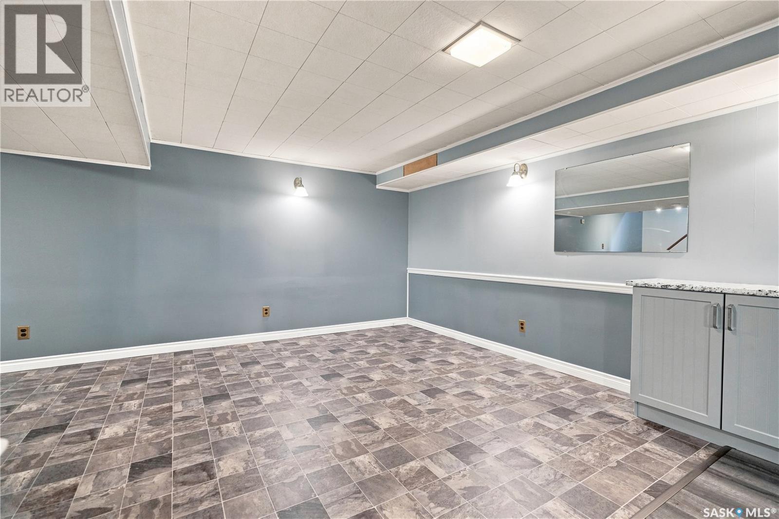 219 Cambridge Avenue, Regina, SK - Indoor Photo Showing Other Room