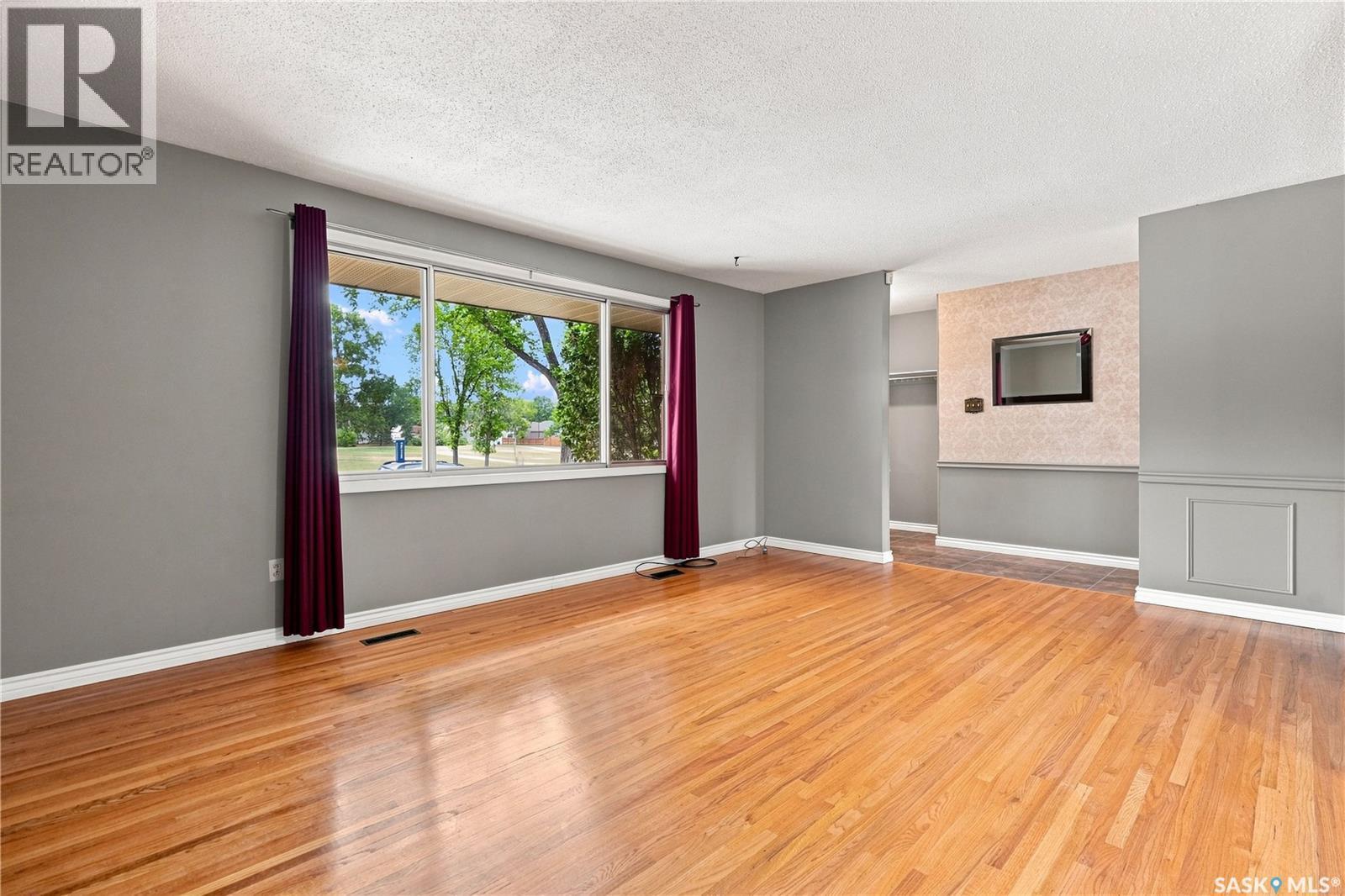219 Cambridge Avenue, Regina, SK - Indoor Photo Showing Other Room