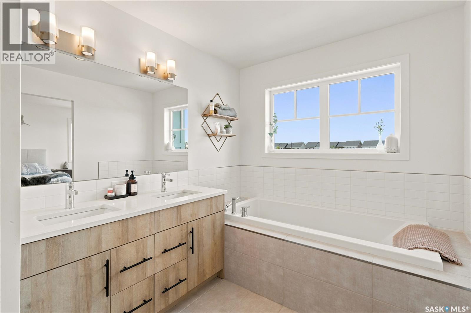 3089 Brighton Common, Saskatoon, SK - Indoor Photo Showing Bathroom