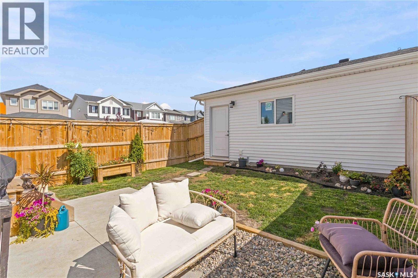 3089 Brighton Common, Saskatoon, SK - Outdoor