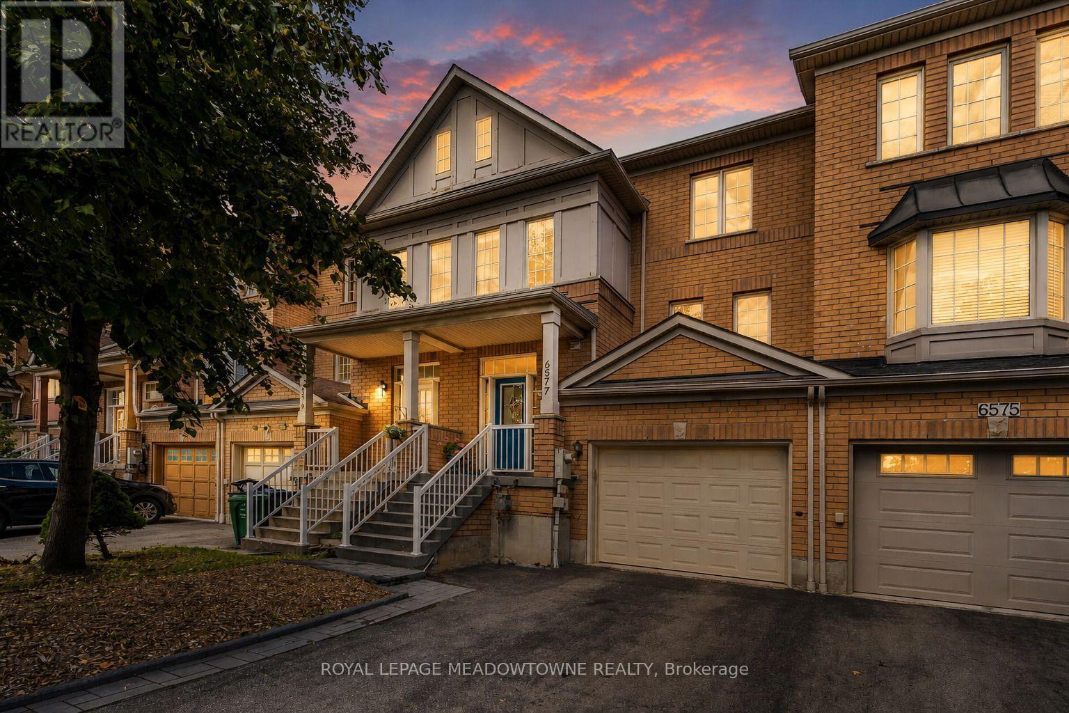 6577 Jazzy Mews, Mississauga, ON - Outdoor