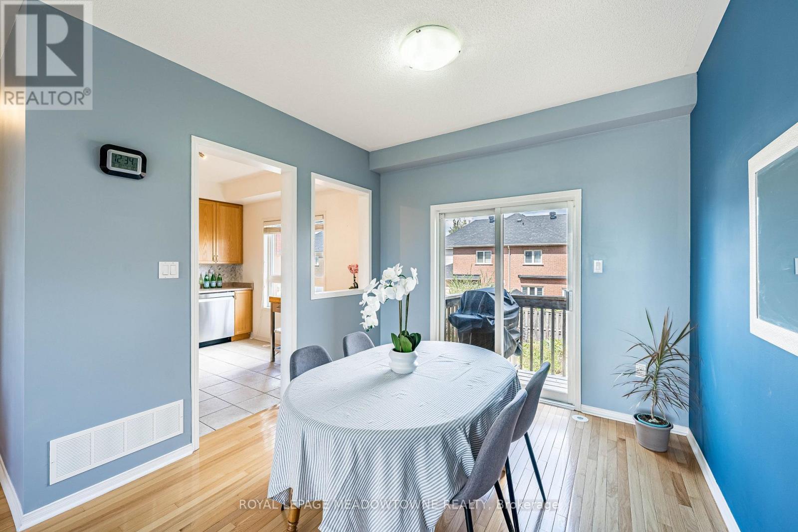 6577 Jazzy Mews, Mississauga, ON - Indoor Photo Showing Dining Room