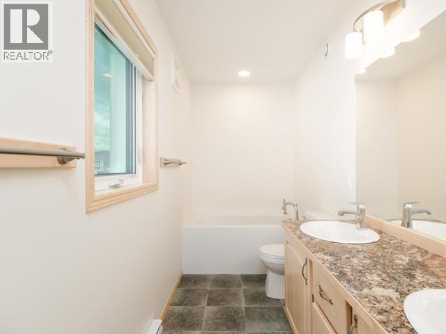 20 Quick Street, Whitehorse, YT - Indoor Photo Showing Bathroom