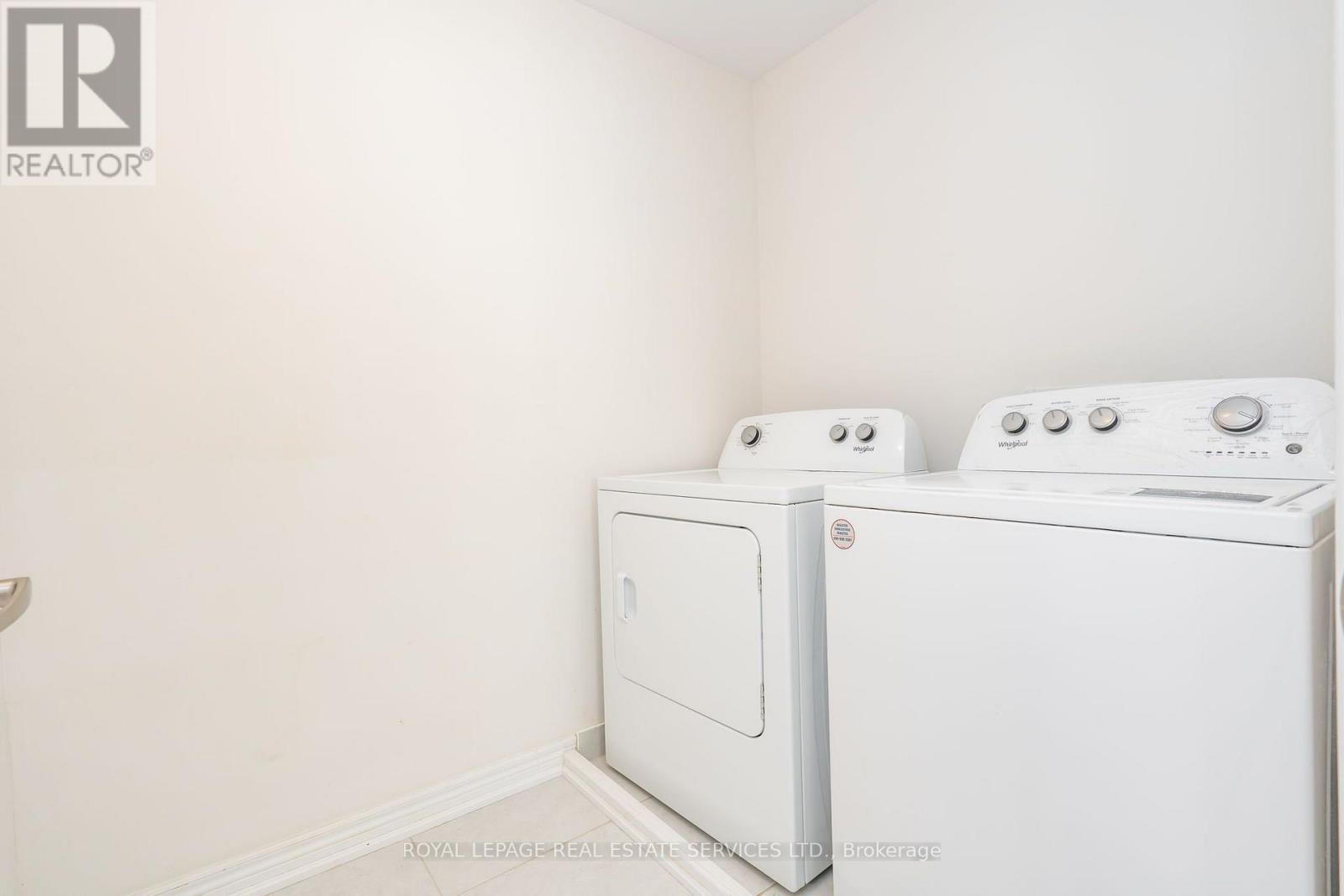 72 - 166 Deerpath Drive, Guelph, ON - Indoor Photo Showing Laundry Room