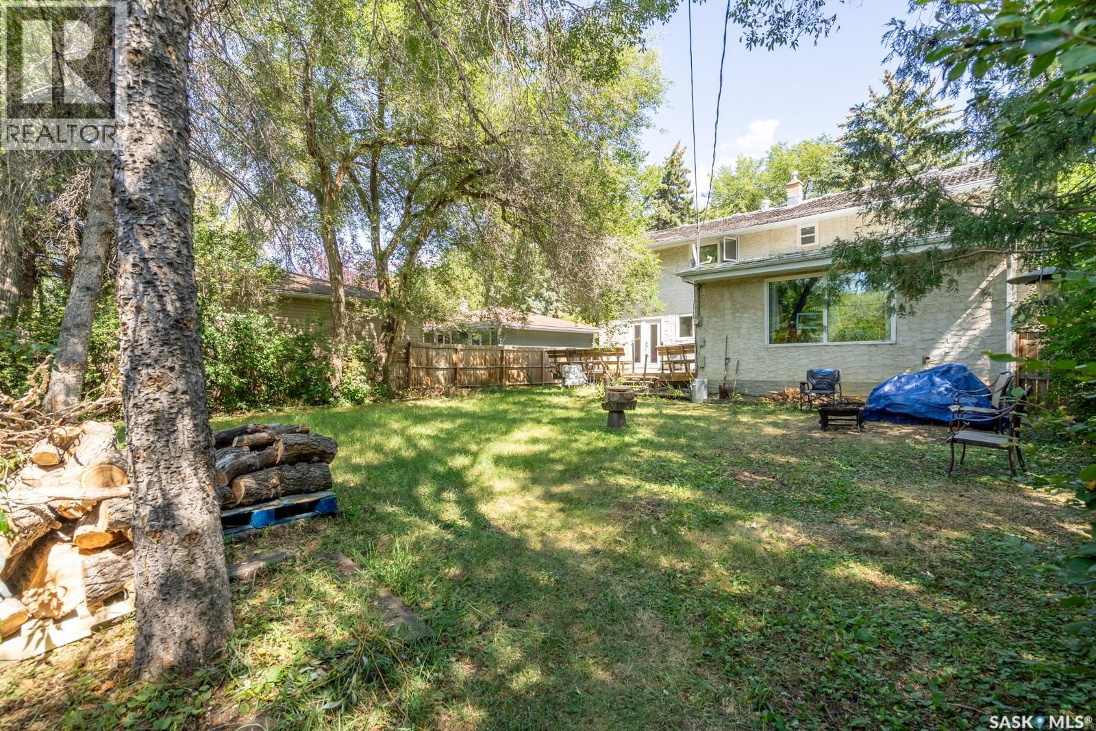 60 Dunning Crescent, Regina, SK - Outdoor