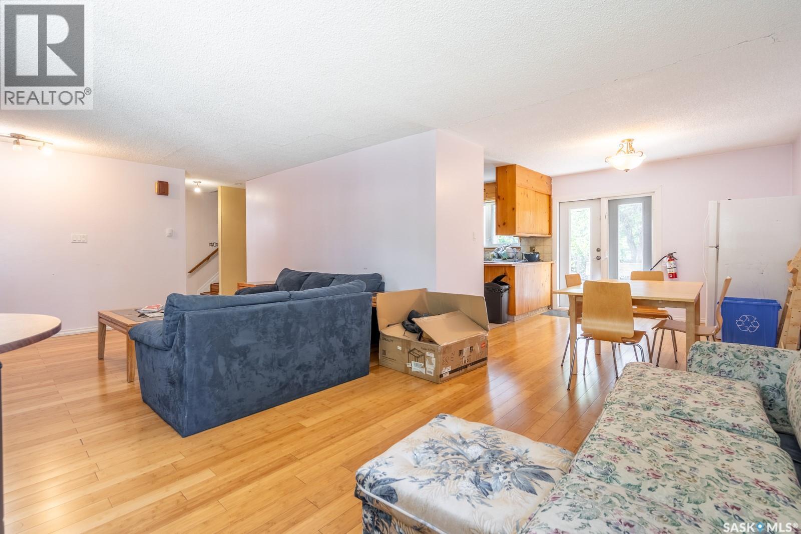 60 Dunning Crescent, Regina, SK - Indoor Photo Showing Living Room