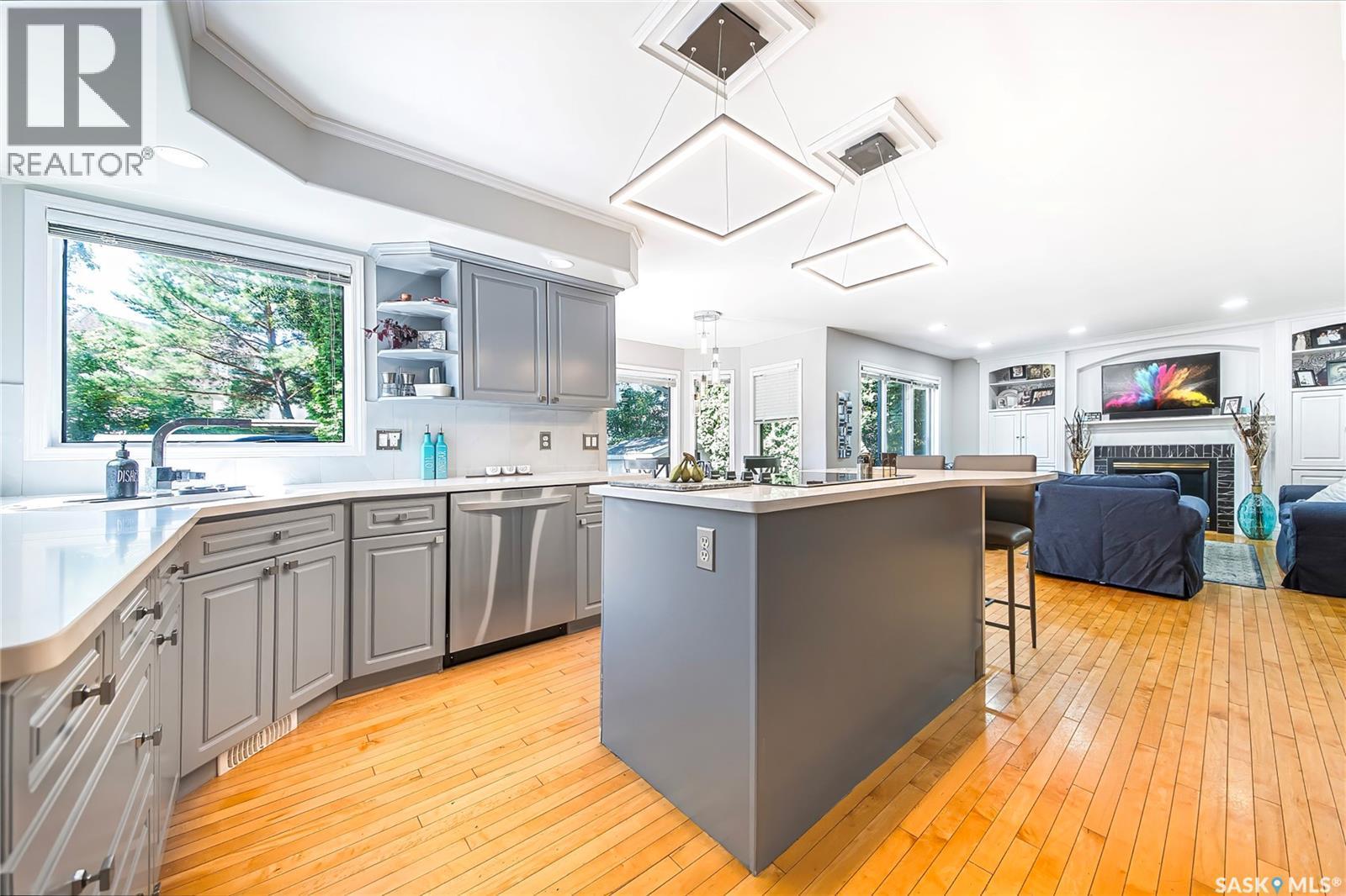 114 Mcfarland Place, Saskatoon, SK - Indoor Photo Showing Kitchen With Upgraded Kitchen