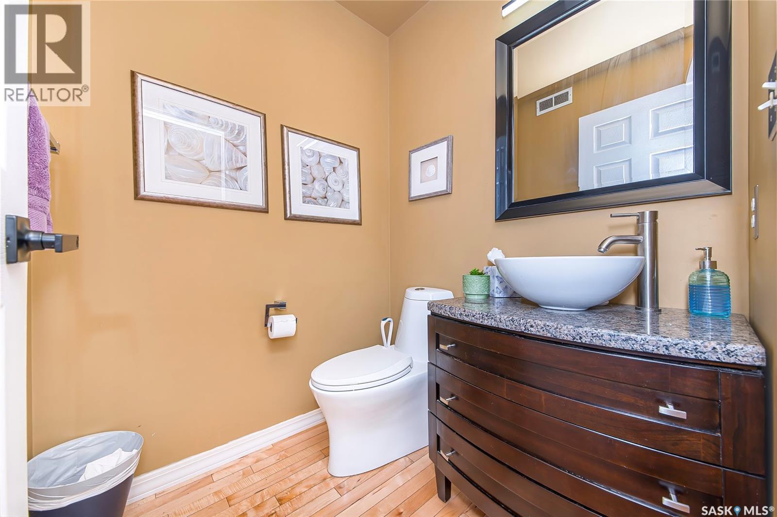 114 Mcfarland Place, Saskatoon, SK - Indoor Photo Showing Bathroom