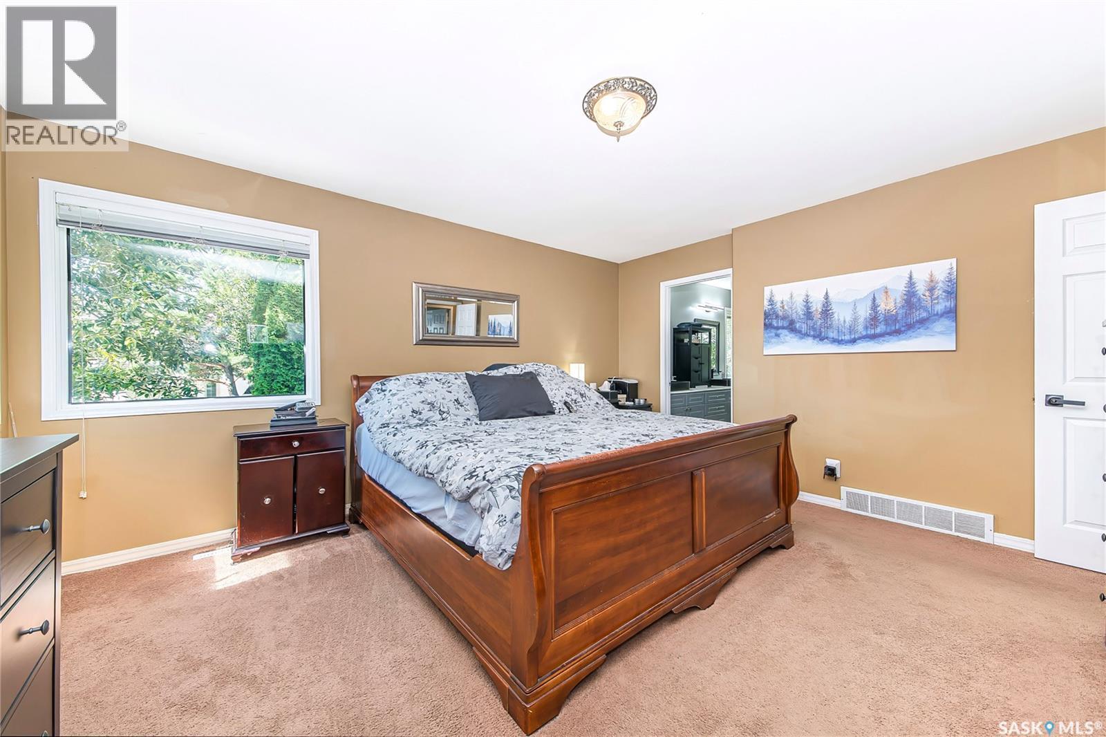 114 Mcfarland Place, Saskatoon, SK - Indoor Photo Showing Bedroom