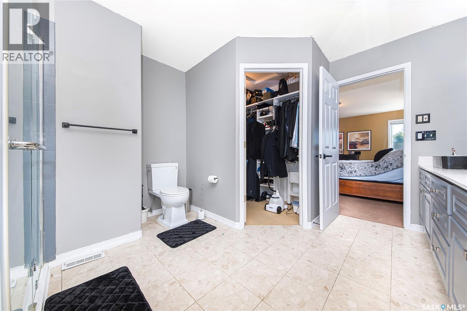 114 Mcfarland Place, Saskatoon, SK - Indoor Photo Showing Bathroom