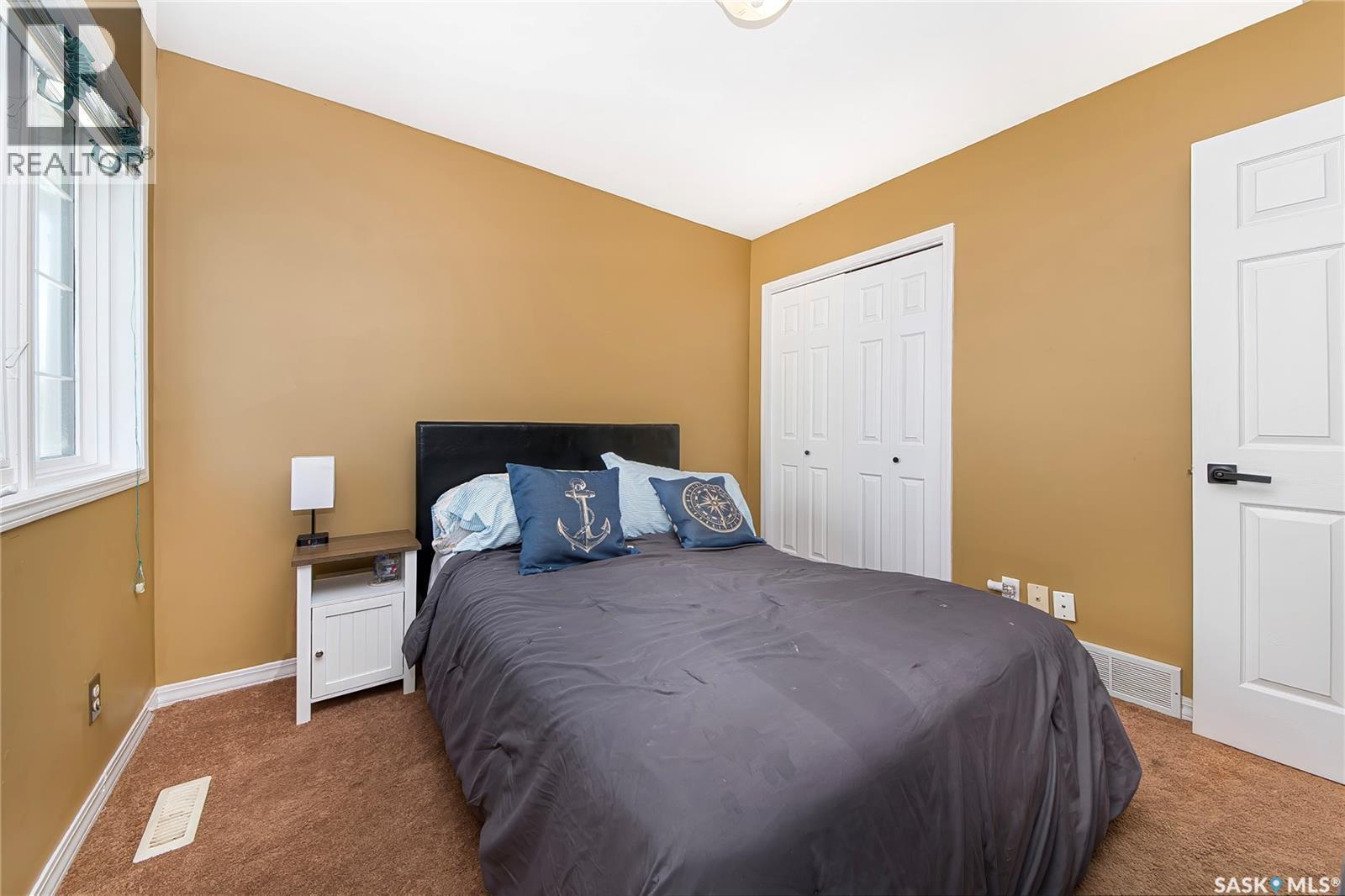 114 Mcfarland Place, Saskatoon, SK - Indoor Photo Showing Bedroom