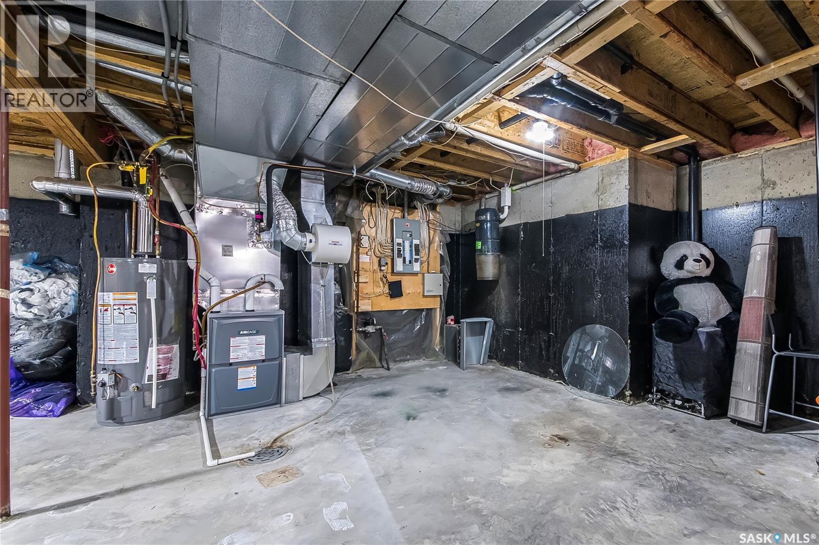 114 Mcfarland Place, Saskatoon, SK - Indoor Photo Showing Basement