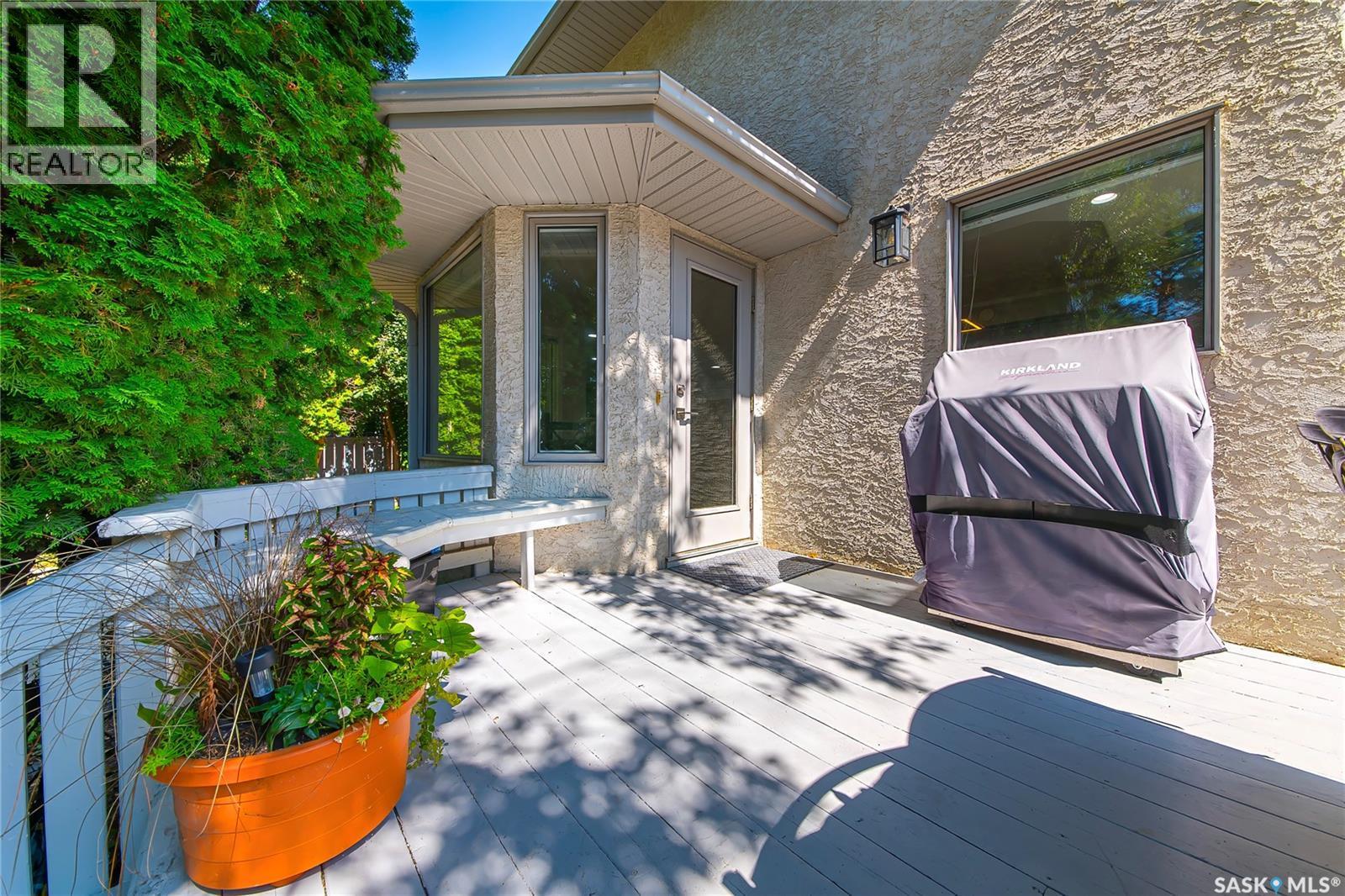 114 Mcfarland Place, Saskatoon, SK - Outdoor With Deck Patio Veranda