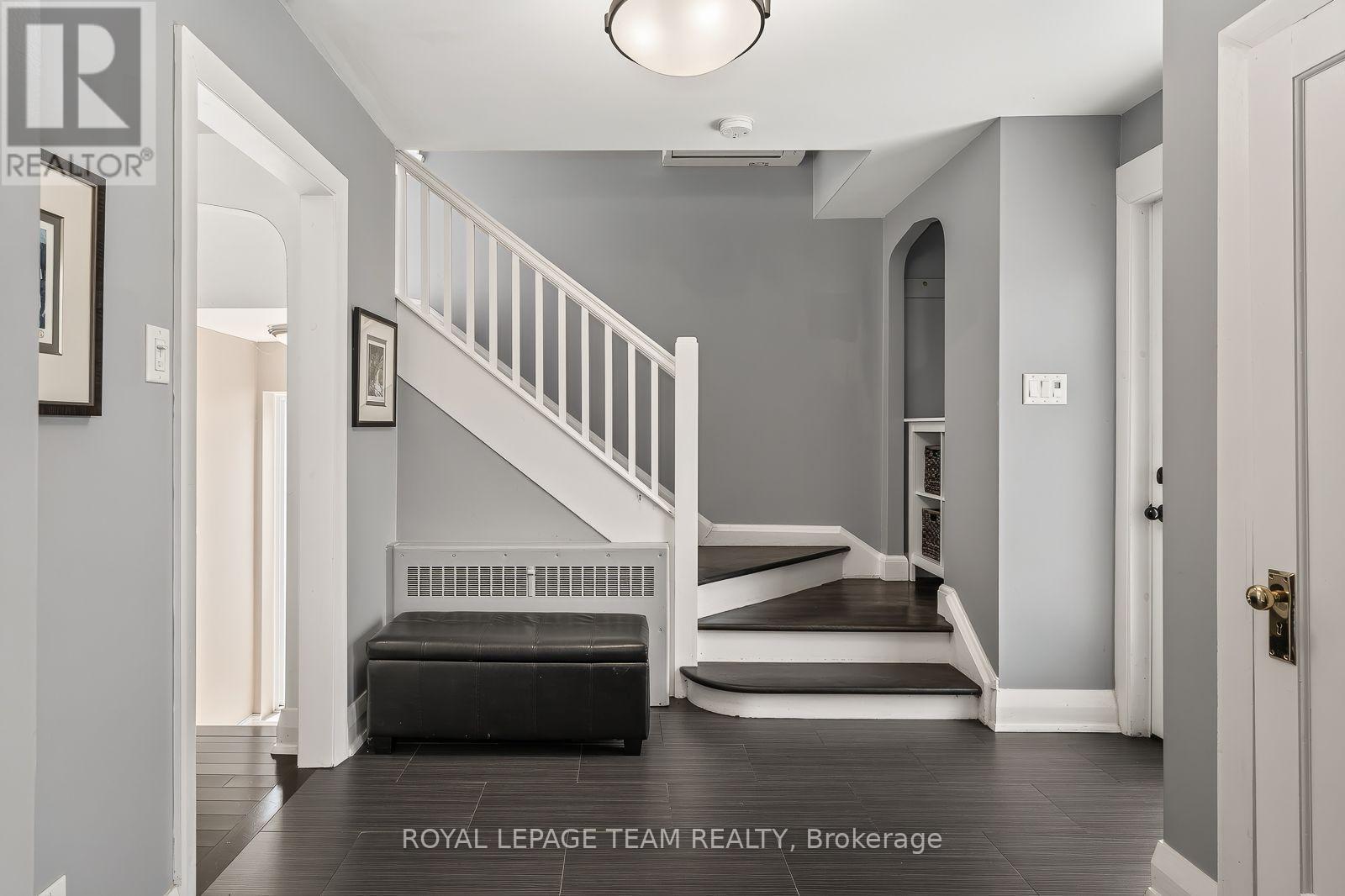 111 Ivy Crescent, Ottawa, ON - Indoor Photo Showing Other Room