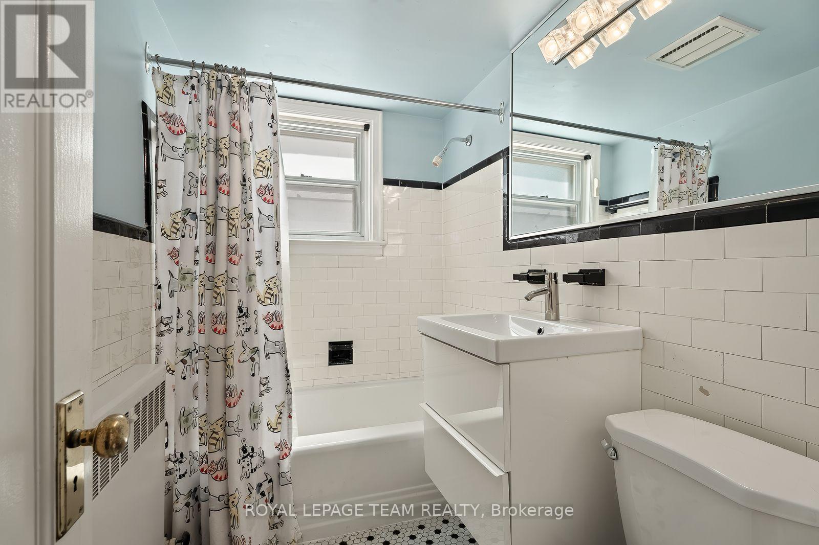 111 Ivy Crescent, Ottawa, ON - Indoor Photo Showing Bathroom