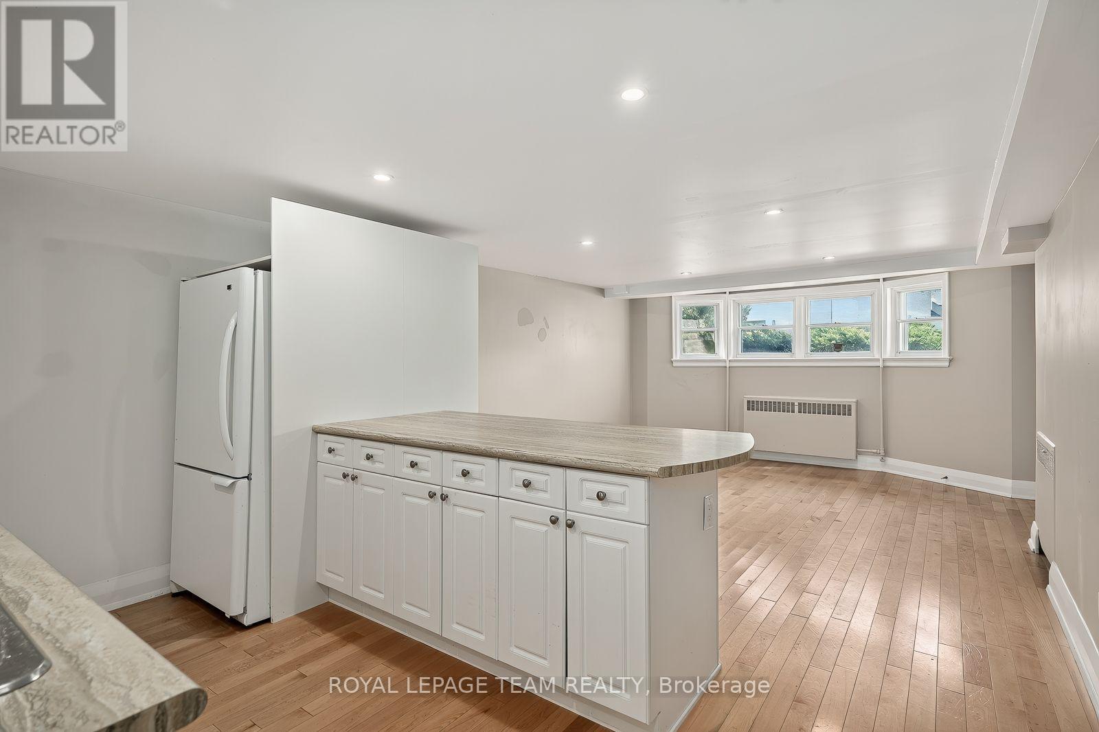 111 Ivy Crescent, Ottawa, ON - Indoor Photo Showing Other Room
