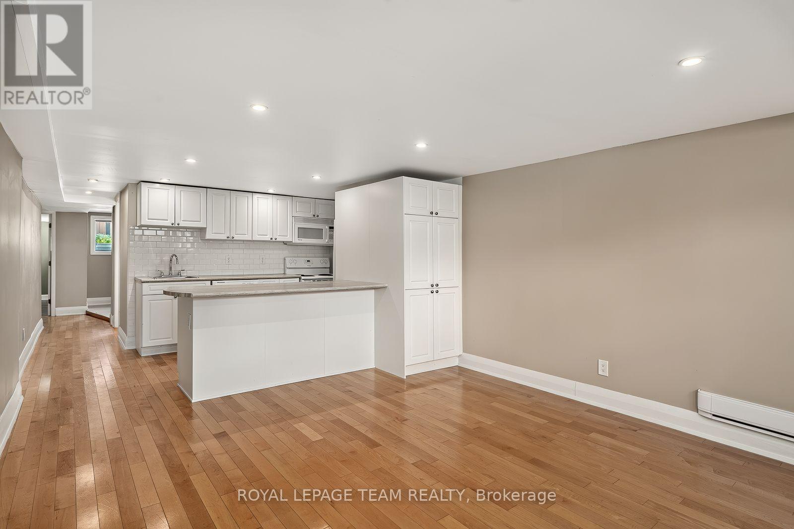 111 Ivy Crescent, Ottawa, ON - Indoor Photo Showing Kitchen
