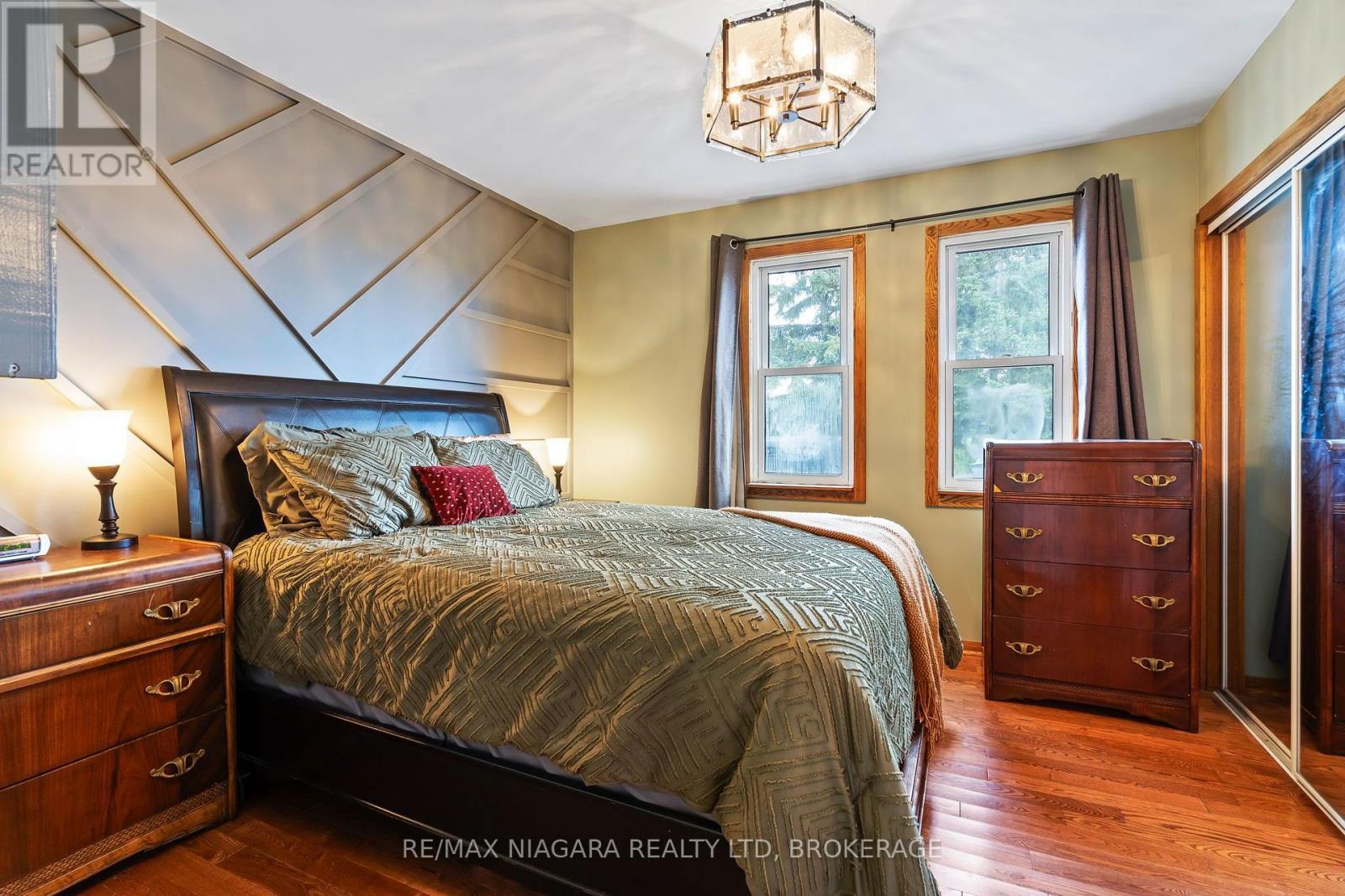 1470 Killaly Street E, Port Colborne (Sherkston), ON - Indoor Photo Showing Bedroom