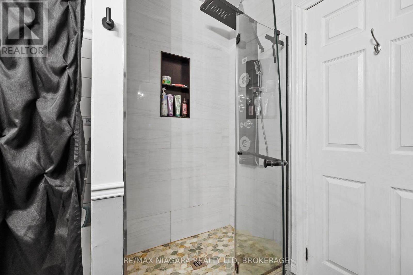 1470 Killaly Street E, Port Colborne (Sherkston), ON - Indoor Photo Showing Other Room